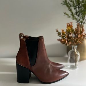 Steve Madden Cognac/Mahogany & Black Booties US Women’s Size 7. Good Condition